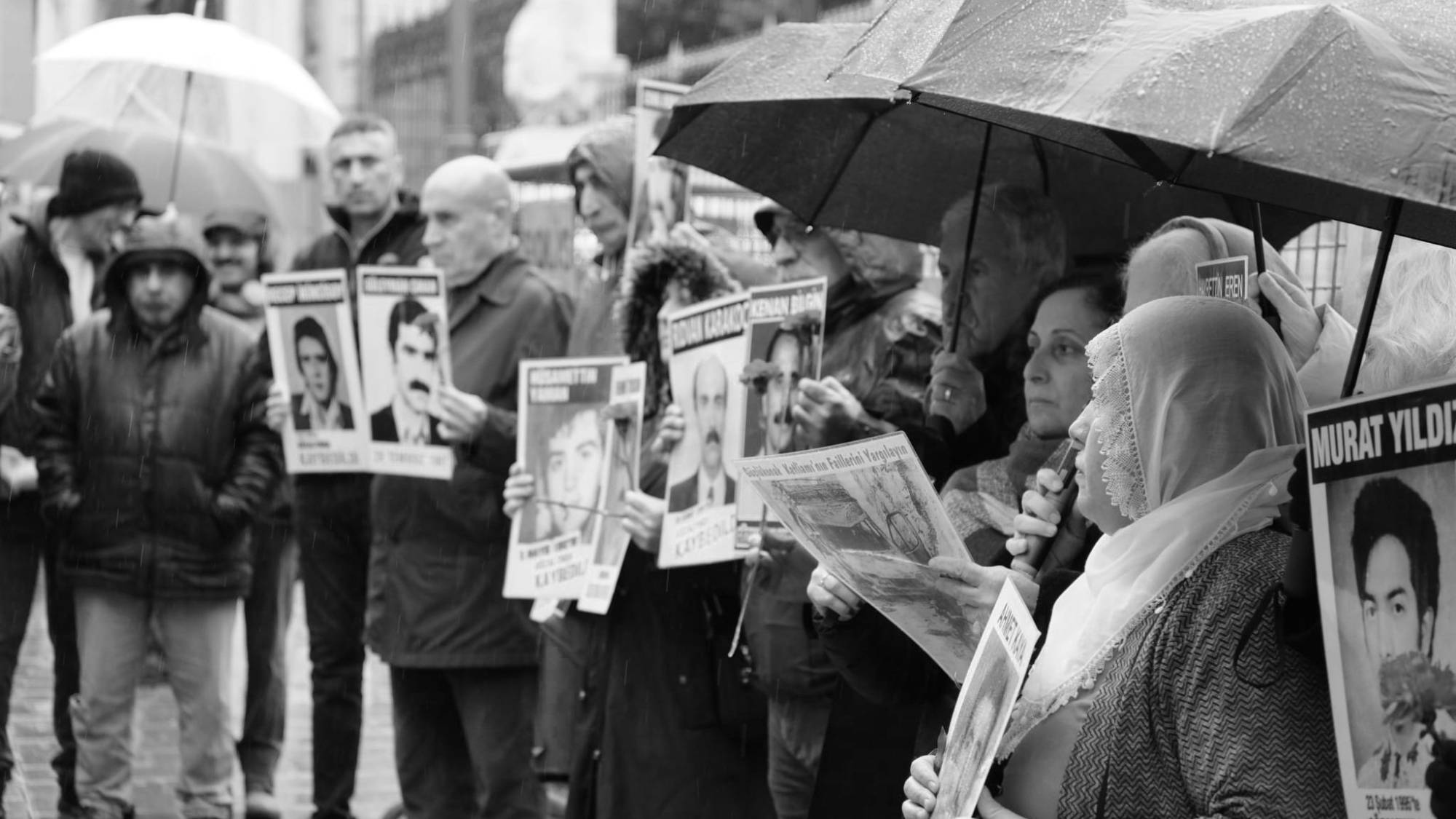 Cumartesi Anneleri 1033’üncü haftada: Güçlükonak’ta gözaltında katledilen ve bedenleri ailelerine teslim edilmeyen 11 kişi için adalet istiyoruz!