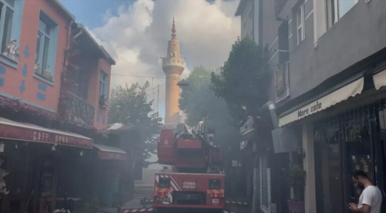 fatihte tarihi hamamda yangin rZeEE8Lu