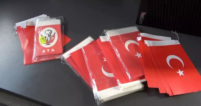 taksimde bayrakla dolandiricilik gIO6O6et