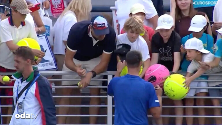 abd acikta skandal goruntu is insanindan cocuga zorbalik eg9cEfVu