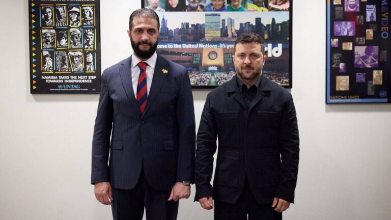 abdde bir araya gelen zelenski ve saradan diplomatik iliskilerin yeniden tesisi icin ortak bildiri NEh34MFQ