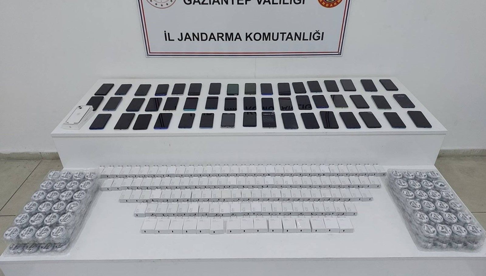 gaziantepte 13 milyon liralik kacak telefon operasyonu dAtXhZ6y