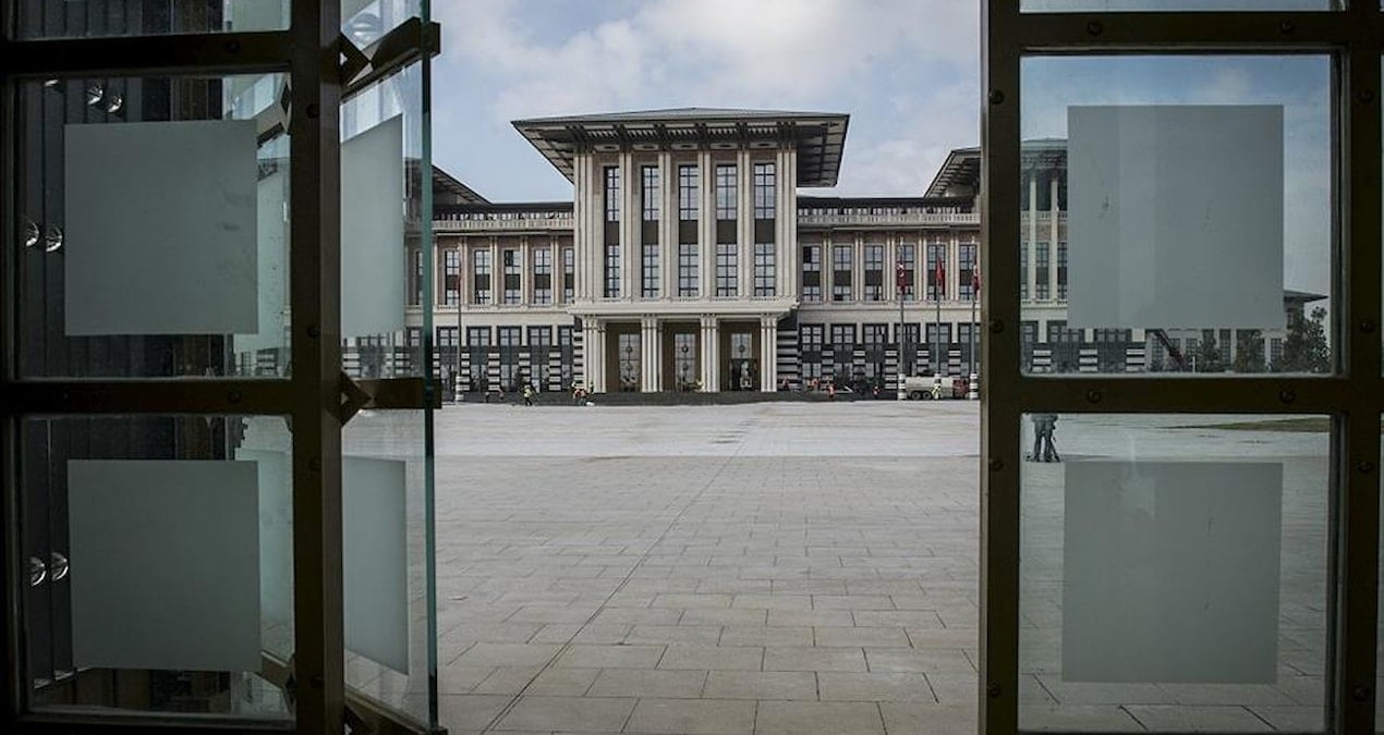 iste saray koridorlarinda endise yaratan anket EK1fMI7M