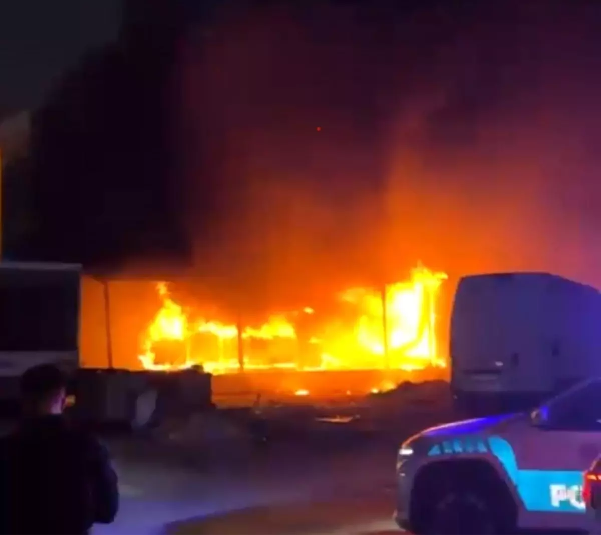 izmirde mobilya fabrikasinda yangin aLTwZKlR