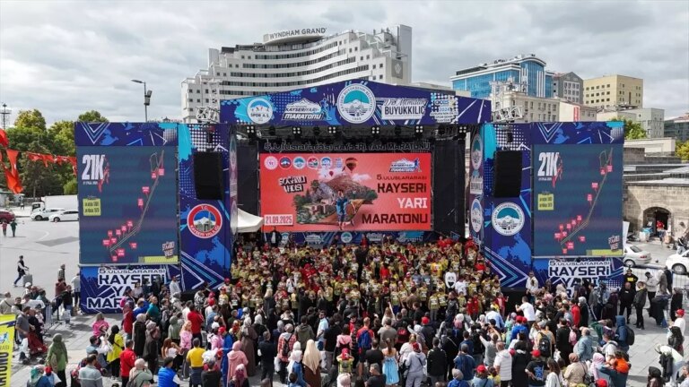 kayseride cocuklar icin maraton heyecani eZNbl7ax