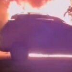 park halindeki arac alev alev yandi l3DUdwk2