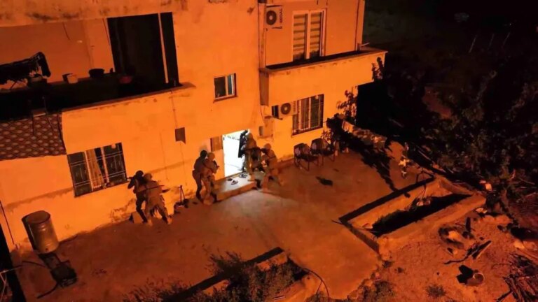 sirnakta uyusturucu operasyonu 20 kilo esrar ele gecirildi 9h3ZEUOv