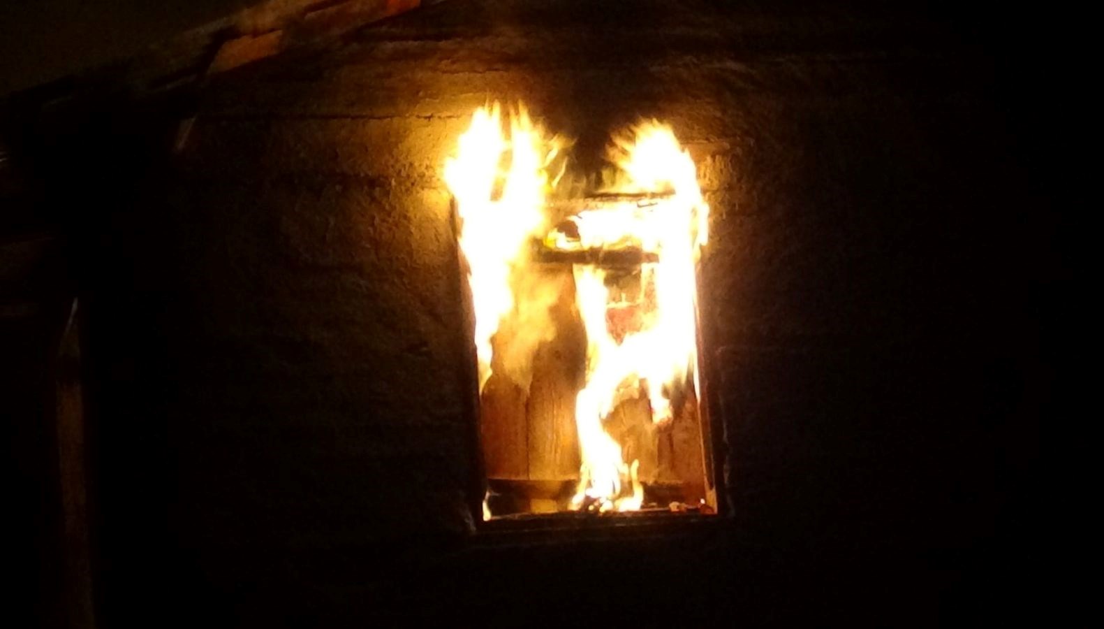 boluda samanlik alev alev yandi XqVqv36D