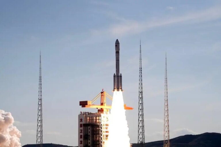 cin taiyuandan yeni uydu grubu firlatti s58q6bS5.jpg