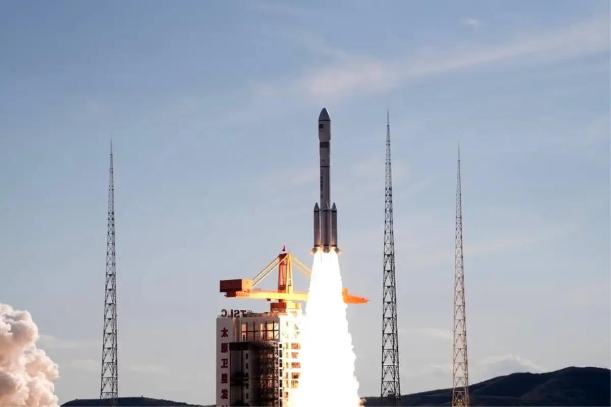 cin taiyuandan yeni uydu grubu firlatti s58q6bS5.jpg