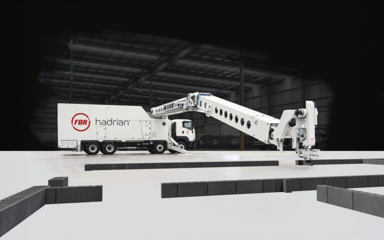 dunyanin en gelismis insaat robotu rekor hizda duvar oruyor ZERUubEj.jpg