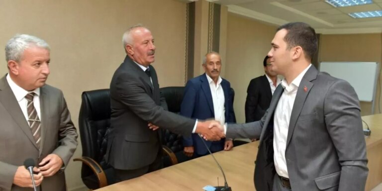 hakkaride su bilinci tehlikede q3l2xVOB