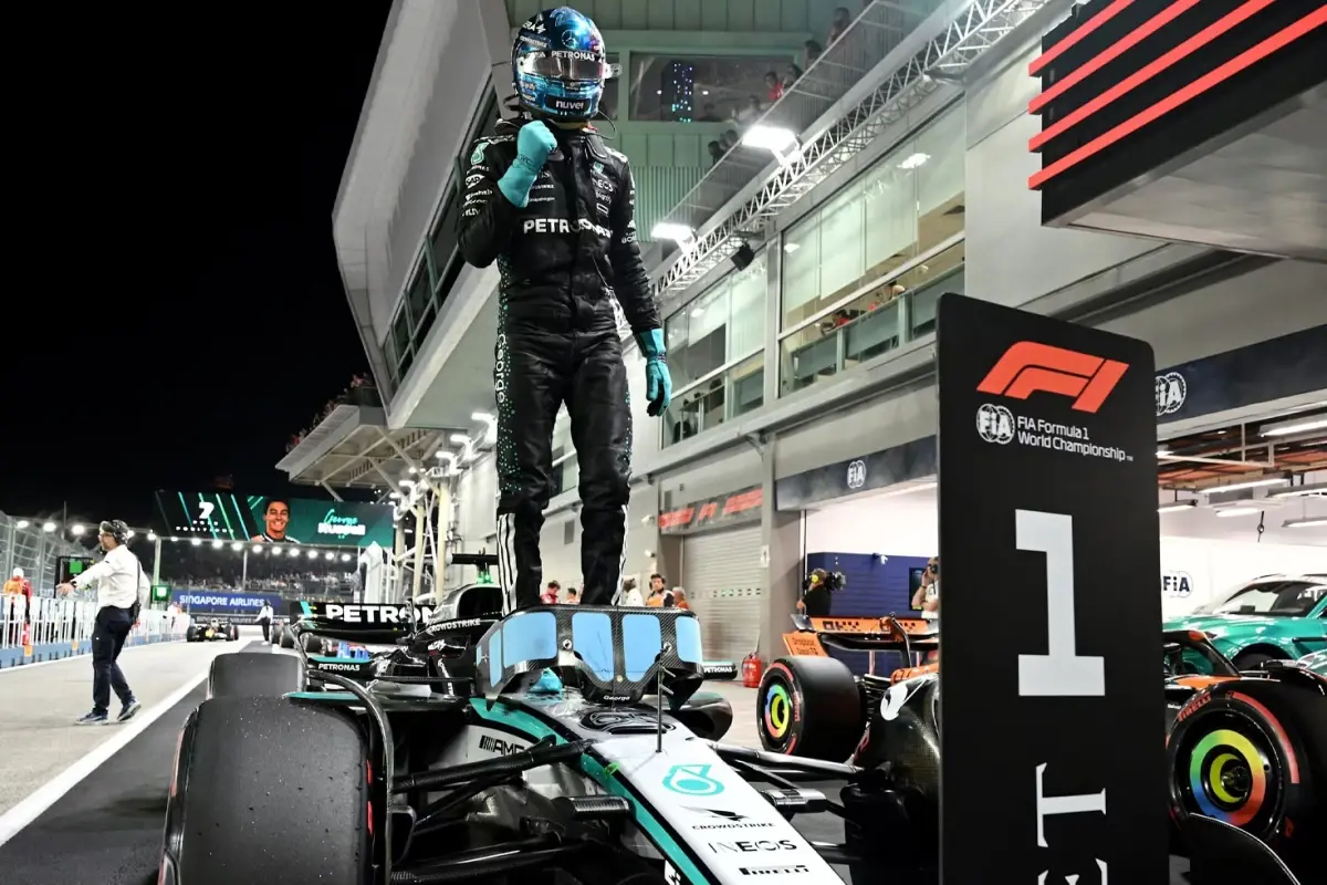 singapurda nefesleri kesen yarista kazanan george russell 9Znpd9G3