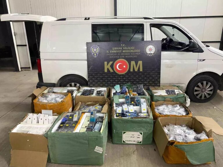 sirnakta uyusturucu ve kacakcilik operasyonlari 51 gozalti umerVPDu.jpg