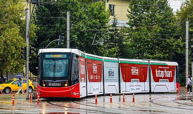 tramvaylar kitap fuarina ozel giydirildi mxR6ERS5