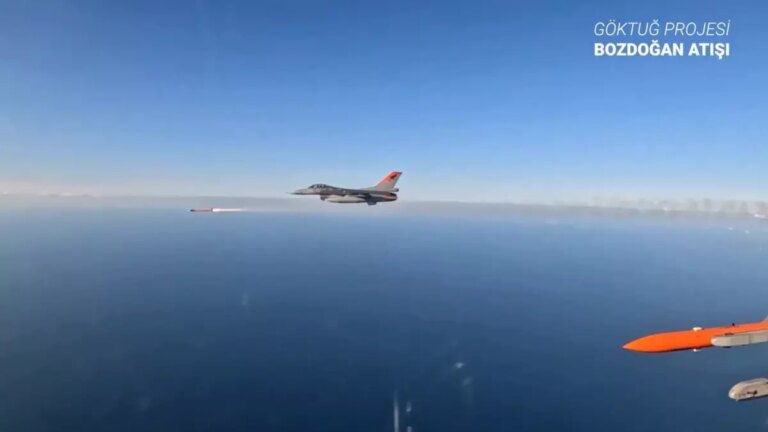 yerli hava hava fuzeleri testi basariyla tamamlandi Gyl8i7n3.jpg