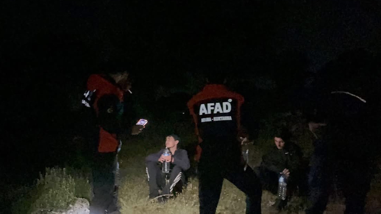 İzmir’de Dağlık Alanında Mahsur Kalan İki Çocuk Kurtarıldı
