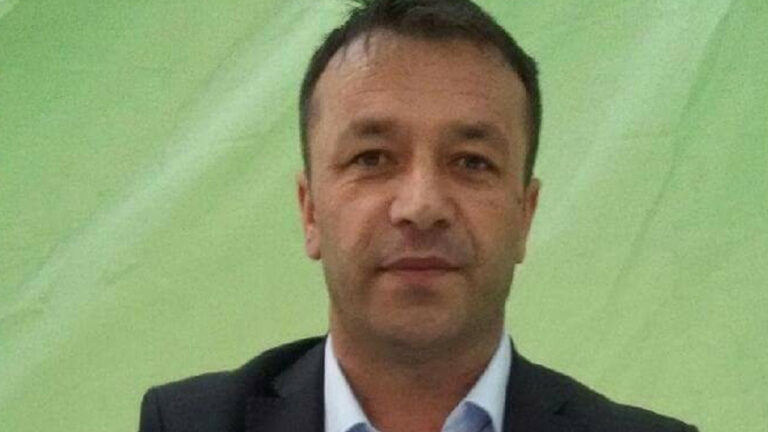 muhtar-direksiyon-basinda-can-verdi-v2H2apIE